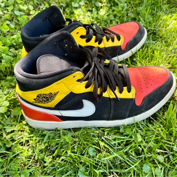 Nike Air Jordan Size 8.5 Men Red, Black and Yellow - Picture 2 of 16